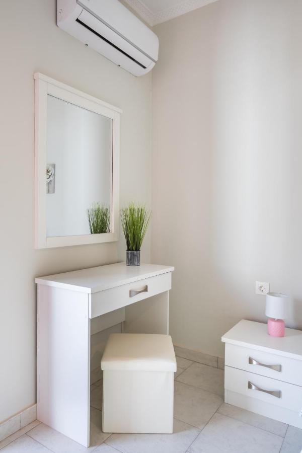 Lilis Apartment 3 Karpathos Town  Exterior photo